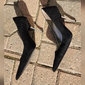 GUESS WOMEN SHOES. Color BLACK. Size 6M